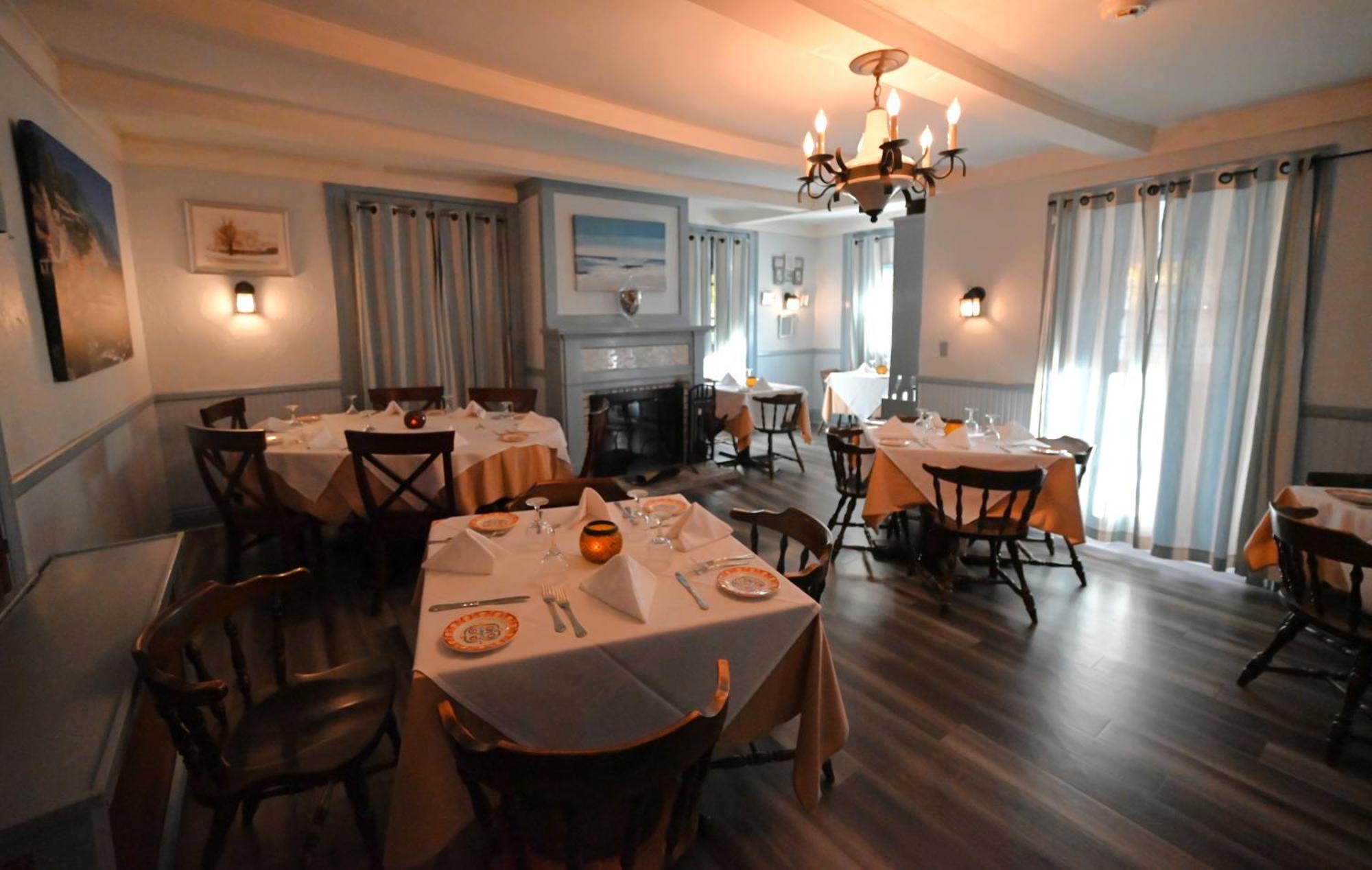 La Perla Restaurant & Country Inn Averill Park Exterior photo